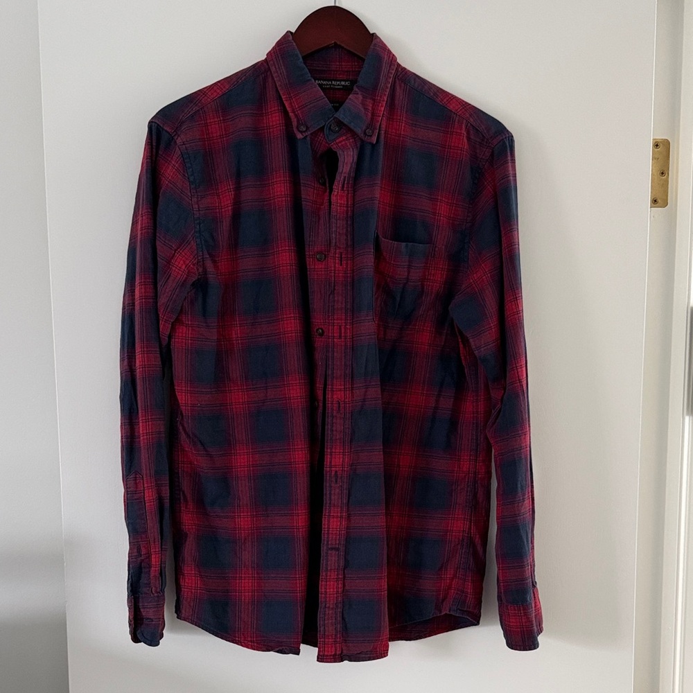 Men’s blue and red slim fit flannel